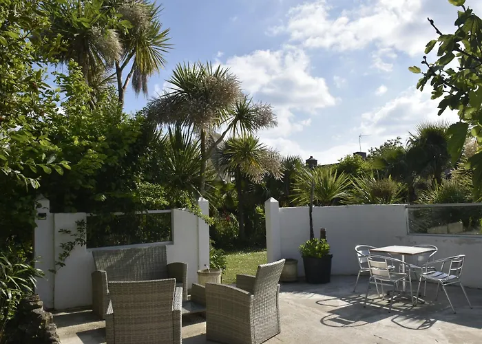 Rose Des Vents - Piscine Jusqu'au 15 Septembre, Jardin Botanique, Commerces&mer